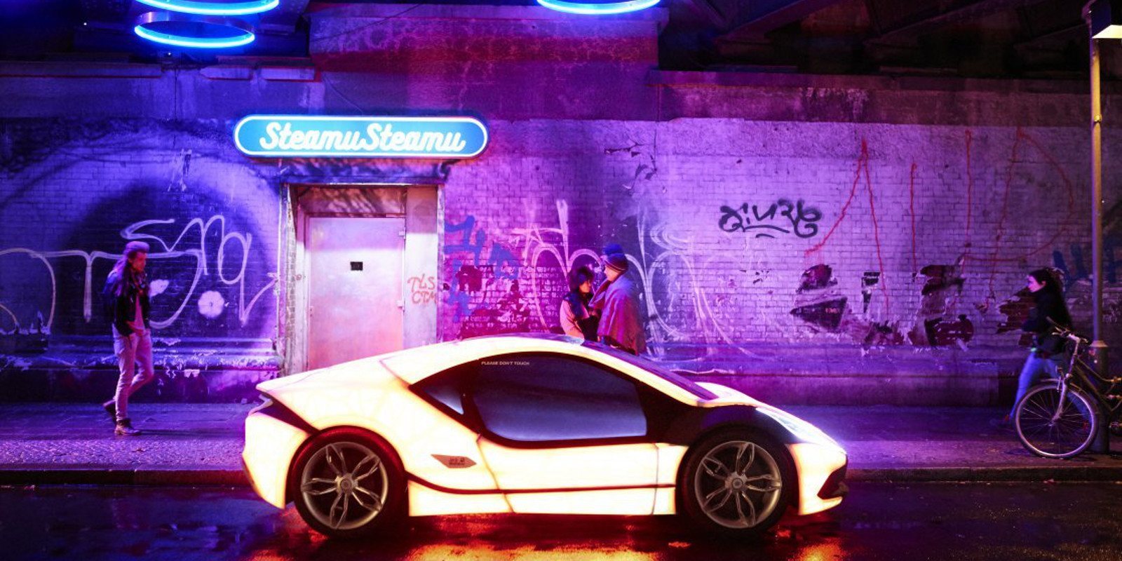 'Mute', de Netflix: violencia, luces de neón, avances tecnológicos y Alexander Skarsgärd