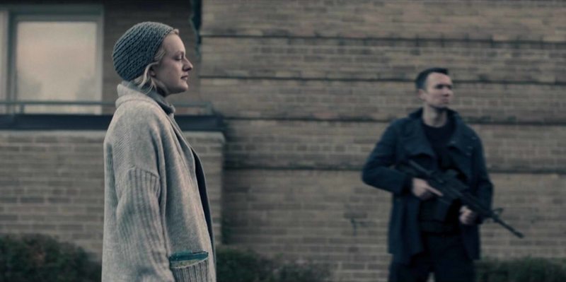 June Osborne en 2x03