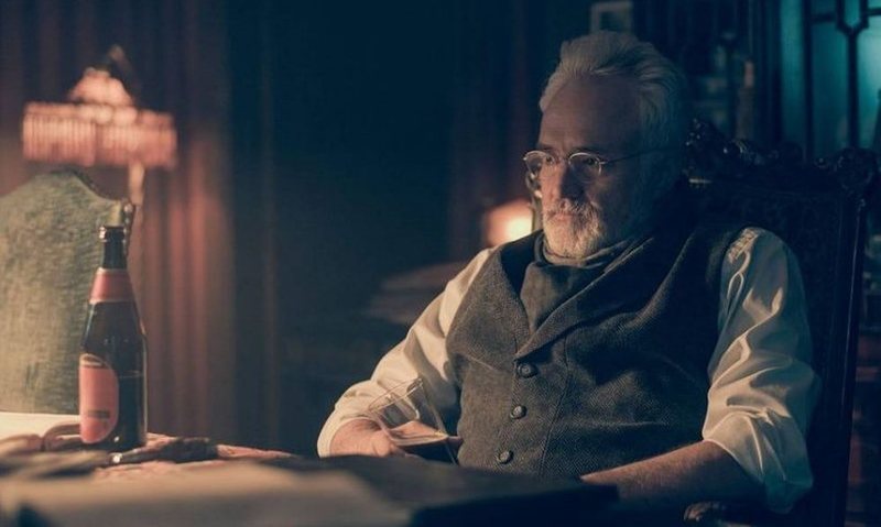 Comandante Lawrence en The Handmaid's Tale