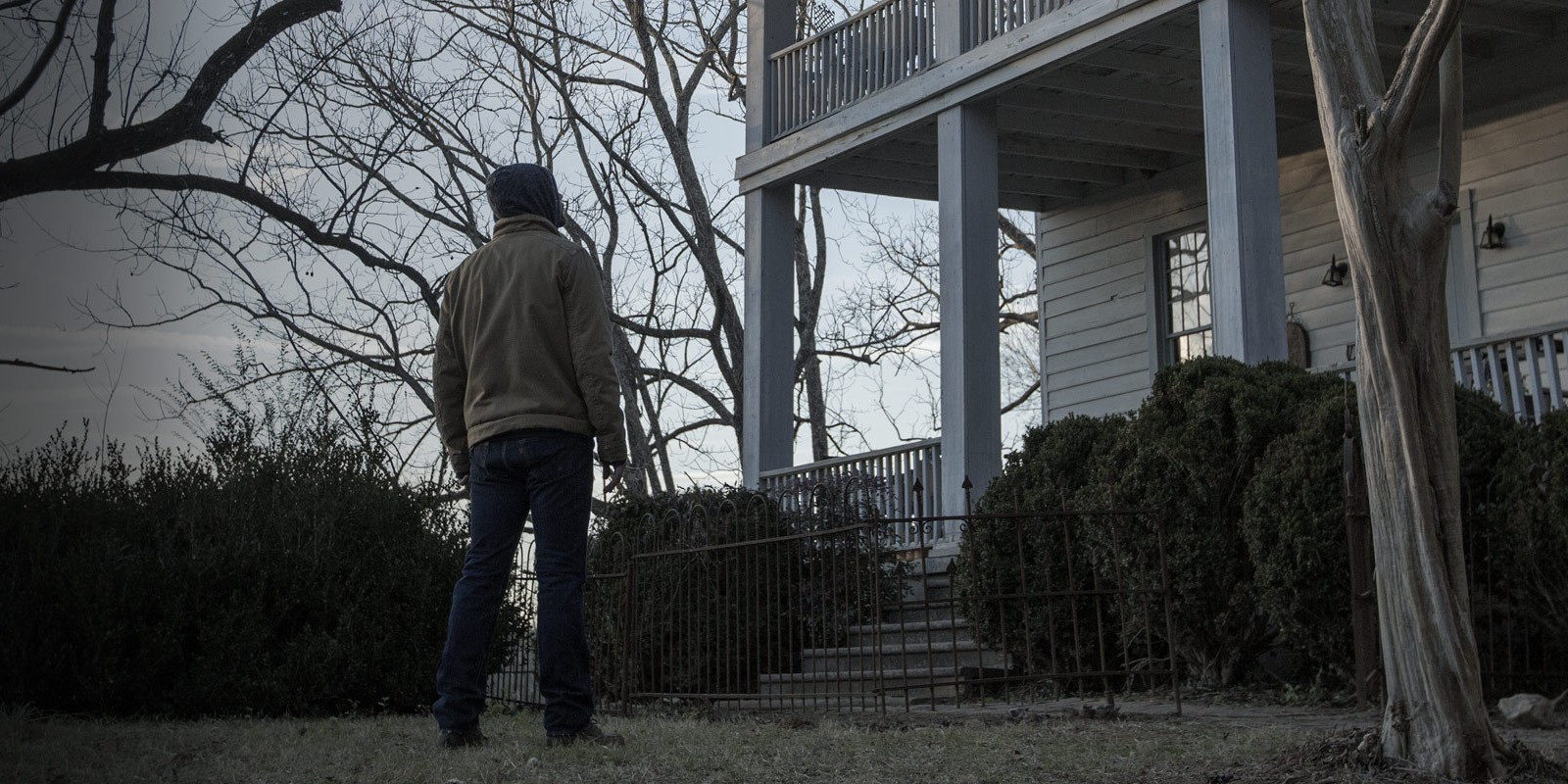 'Outcast' 2x03 crítica: ¿Cómo me has sacado de las llamas sin quemarte?