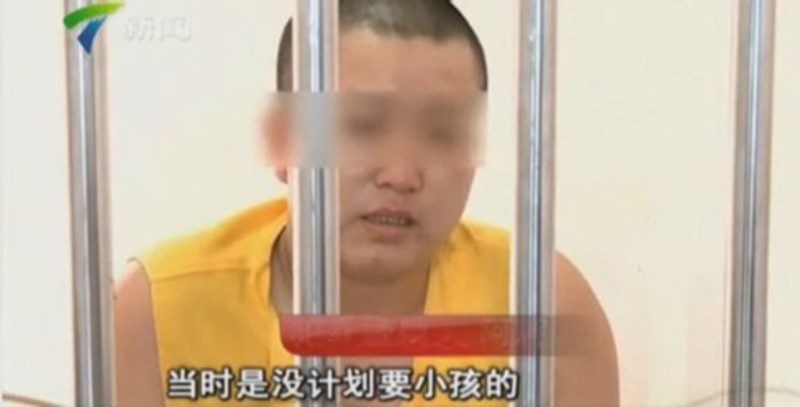 Vende a sus hijos para comprar DLCs