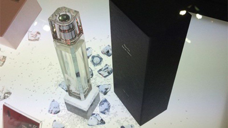 Square Enix muestra 'Eau de Noctis', el perfume inspirado en el protagonista de 'Final Fantasy XV'