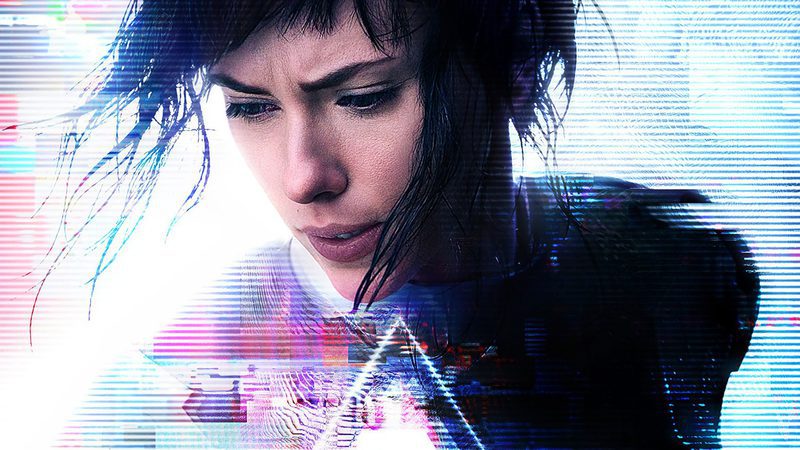 scarlett johansson como motoko en ghost in the shell