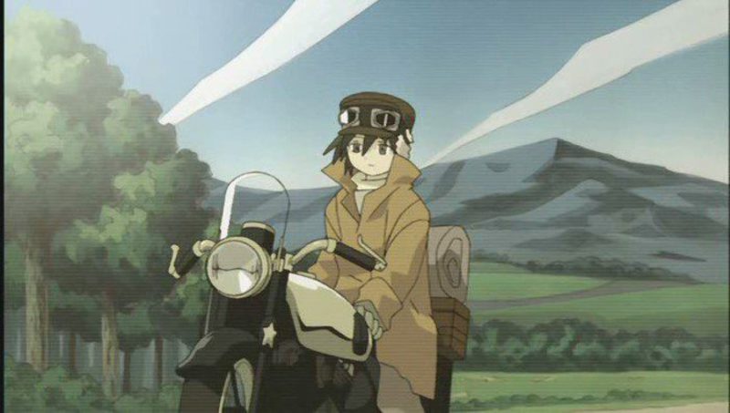 kino, la protagonista de la serie con su moto, hermes
