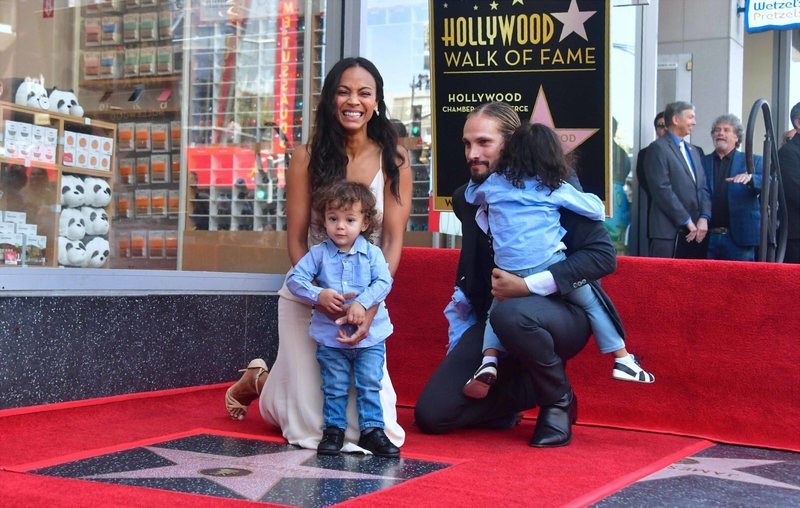 Zoe Saldana y familia