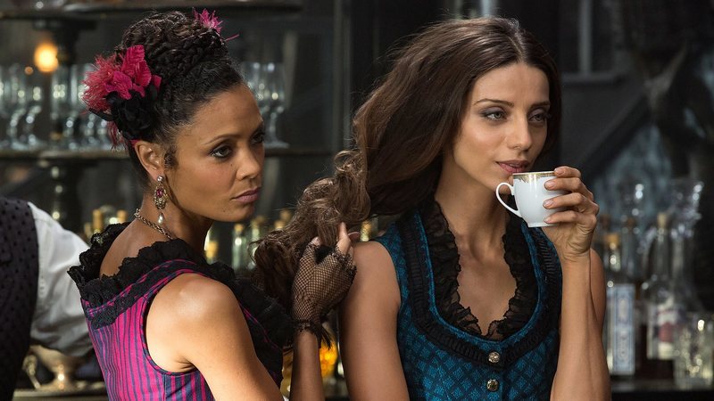 Maeve y Clem en Westworld