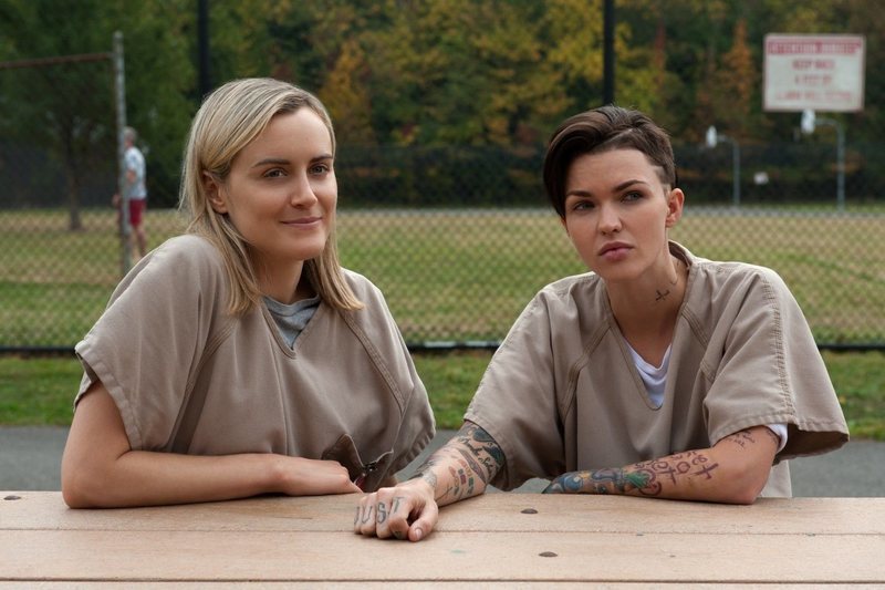 Stella Carlin y Piper Chapman