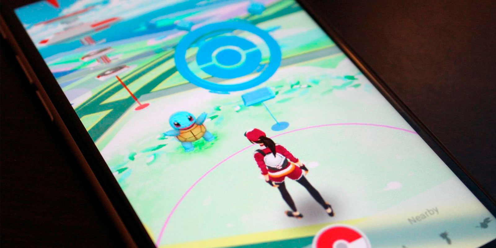 Intentan cazar un pokémon durante una rueda de prensa relacionada con Daesh