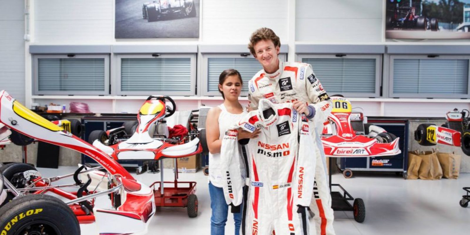 Lucas Ordoñez pone a subasta su mono de piloto por una buena causa