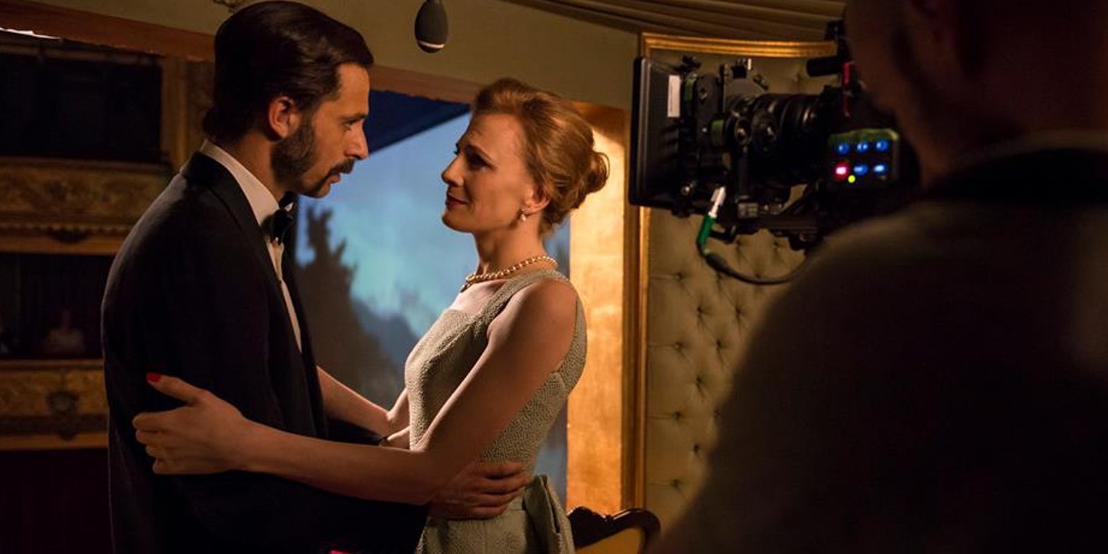 Javier Olivares adelanta los primeros cuatro episodios de la tercera temporada de 'El Ministerio del Tiempo'