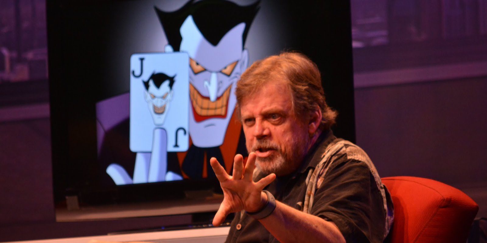 Mark Hamill lee los tuits de Donald Trump con la voz de El Joker