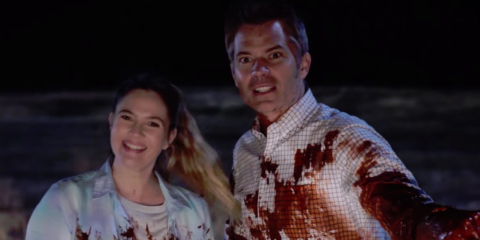 Unos anuncios de 'Santa Clarita Diet' han sido vandalizados por gente ofendida por la sangre