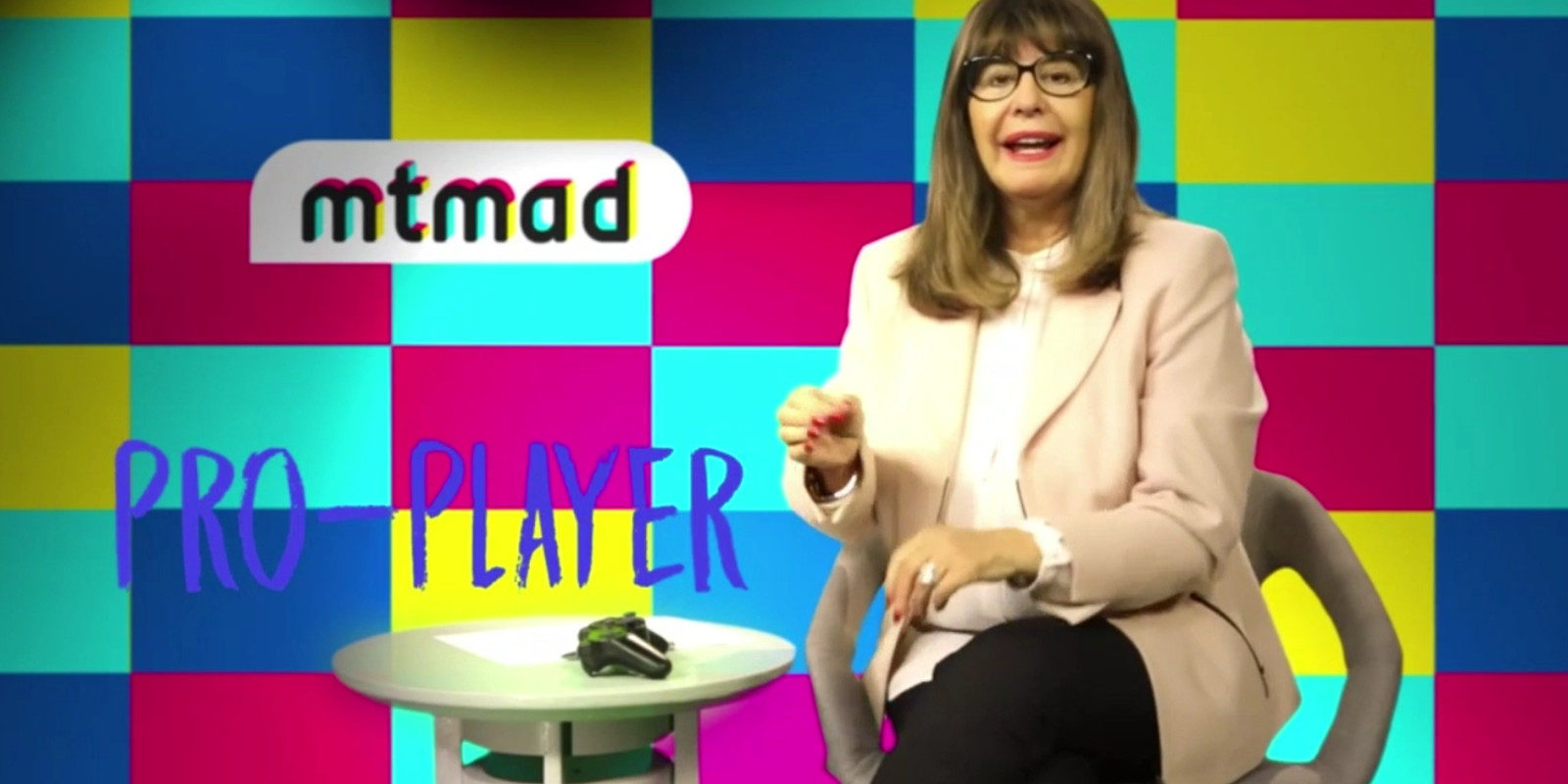 La pitonisa Esperanza Gracia ha lanzado un vídeoritual para gamers y nos ha explotado la cabeza