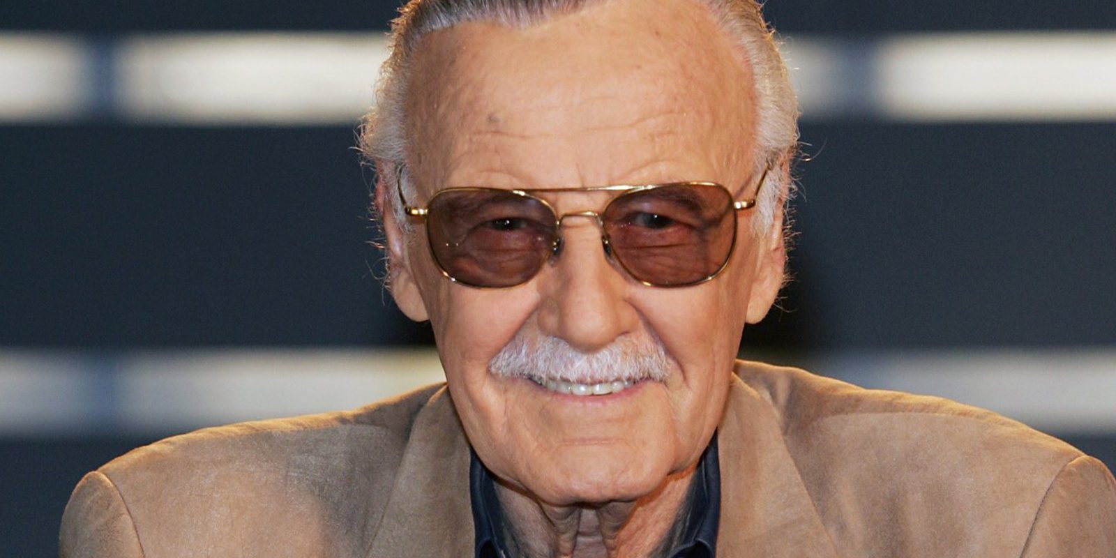 Stan Lee falta a otra convención por problemas de salud