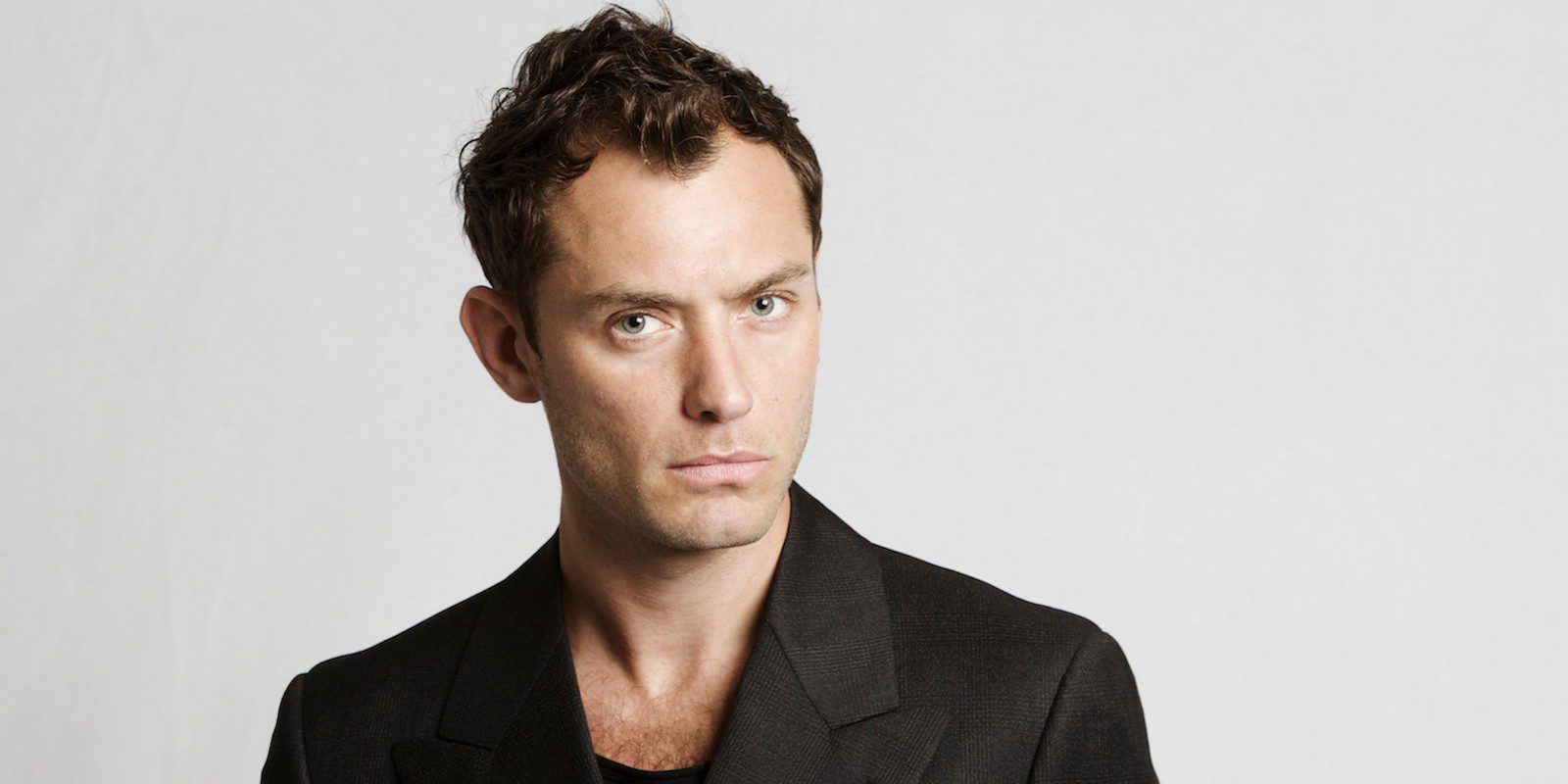 Jude Law habla por primera vez sobre su papel de Dumbledore en 'Animales fantásticos 2'