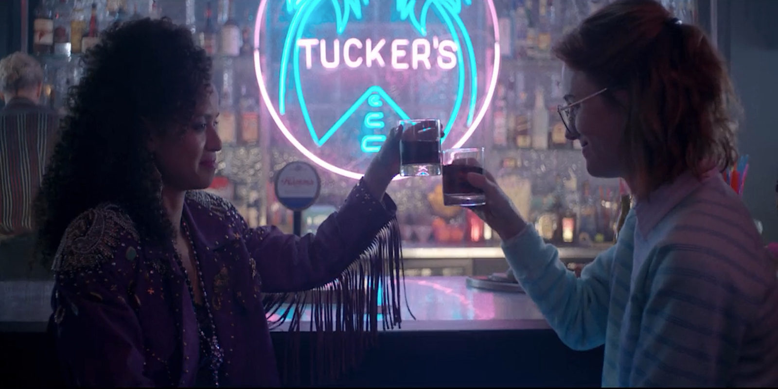 Charlie Brooker eliminó una escena de 'San Junipero'  por ser "demasiado triste"