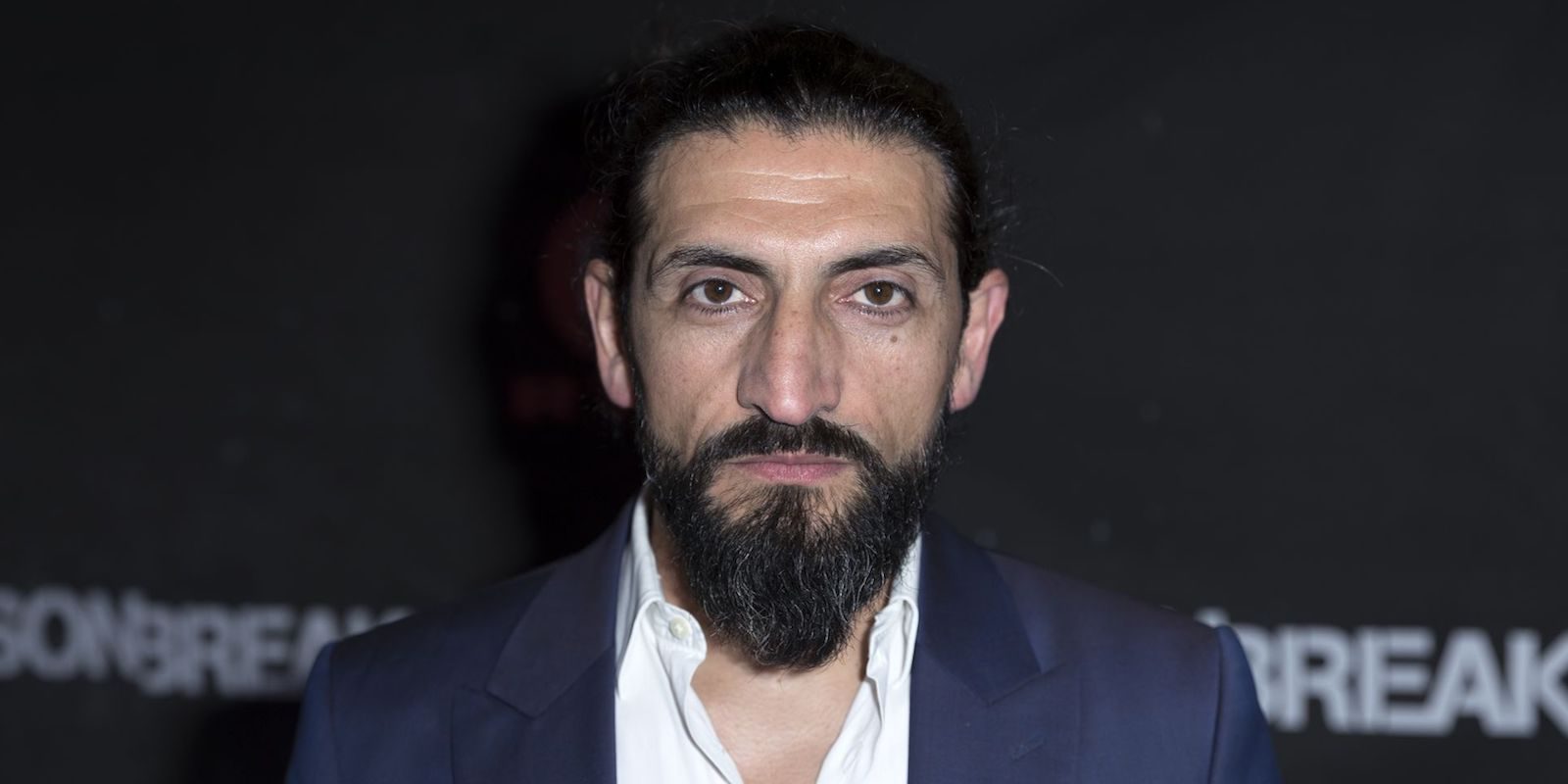 La cinta de acción real de 'Aladdin' ficha a Numan Acar