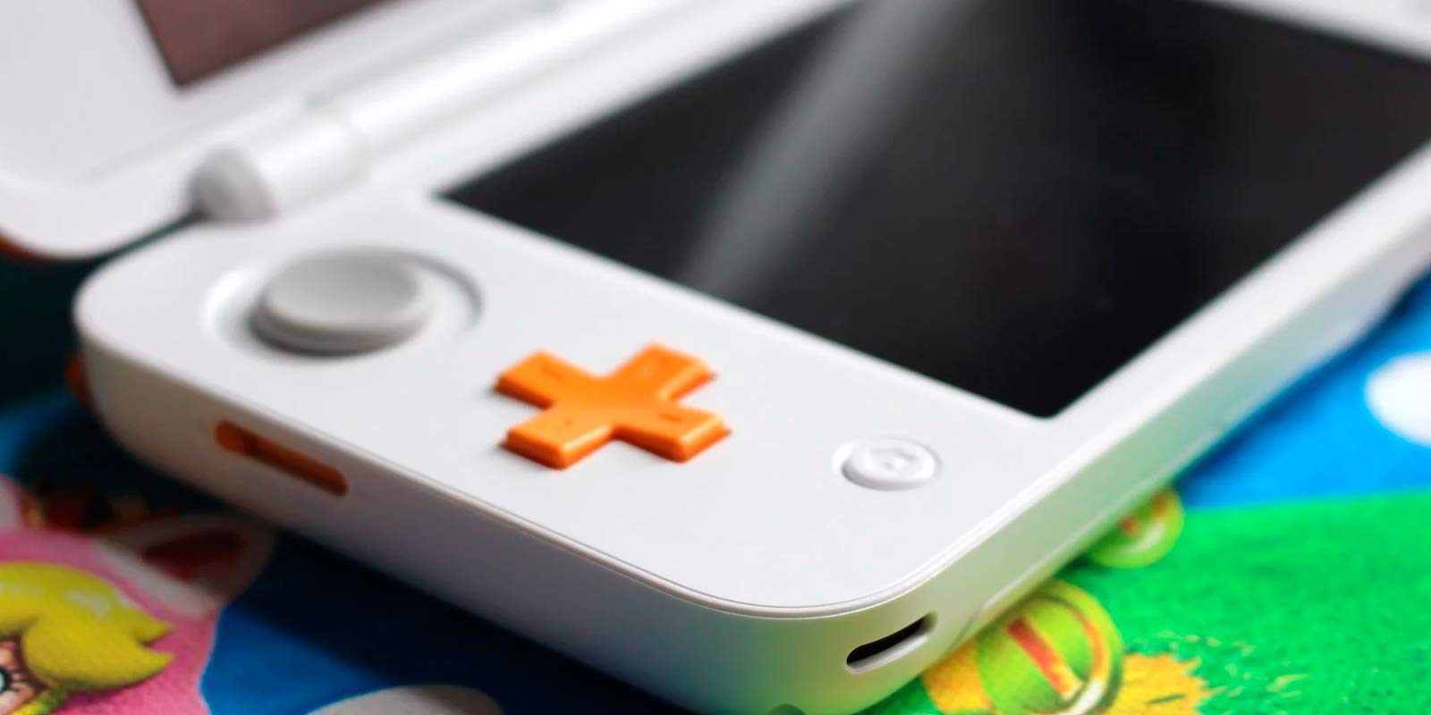 Anunciada una nueva New Nintendo 2DS XL edición Pokéball