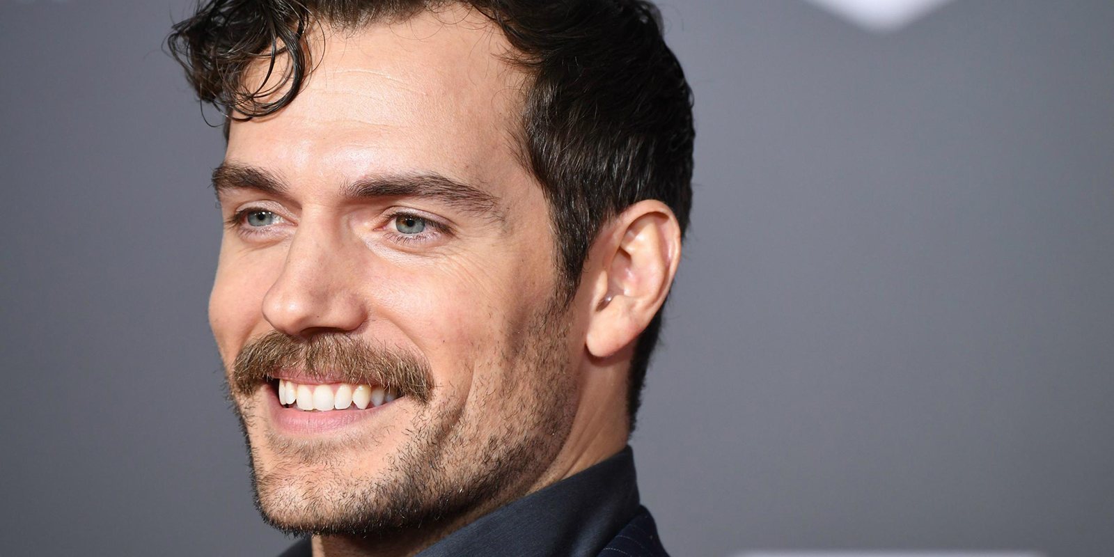 Henry Cavill se disculpa por sus declaraciones sobre el movimiento #MeToo