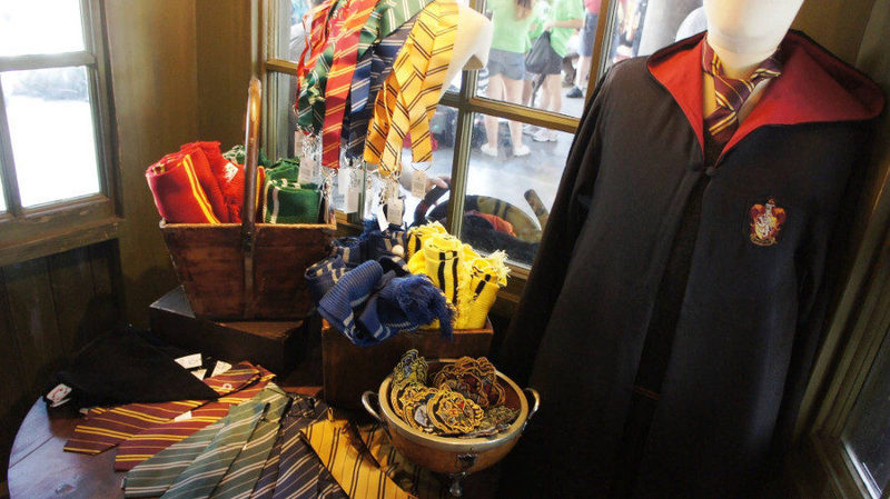 Ser fan de Harry Potter es muy fácil con tanto merchandising